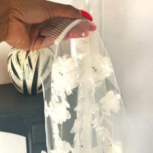 Bridal Lace Veil with Pearls